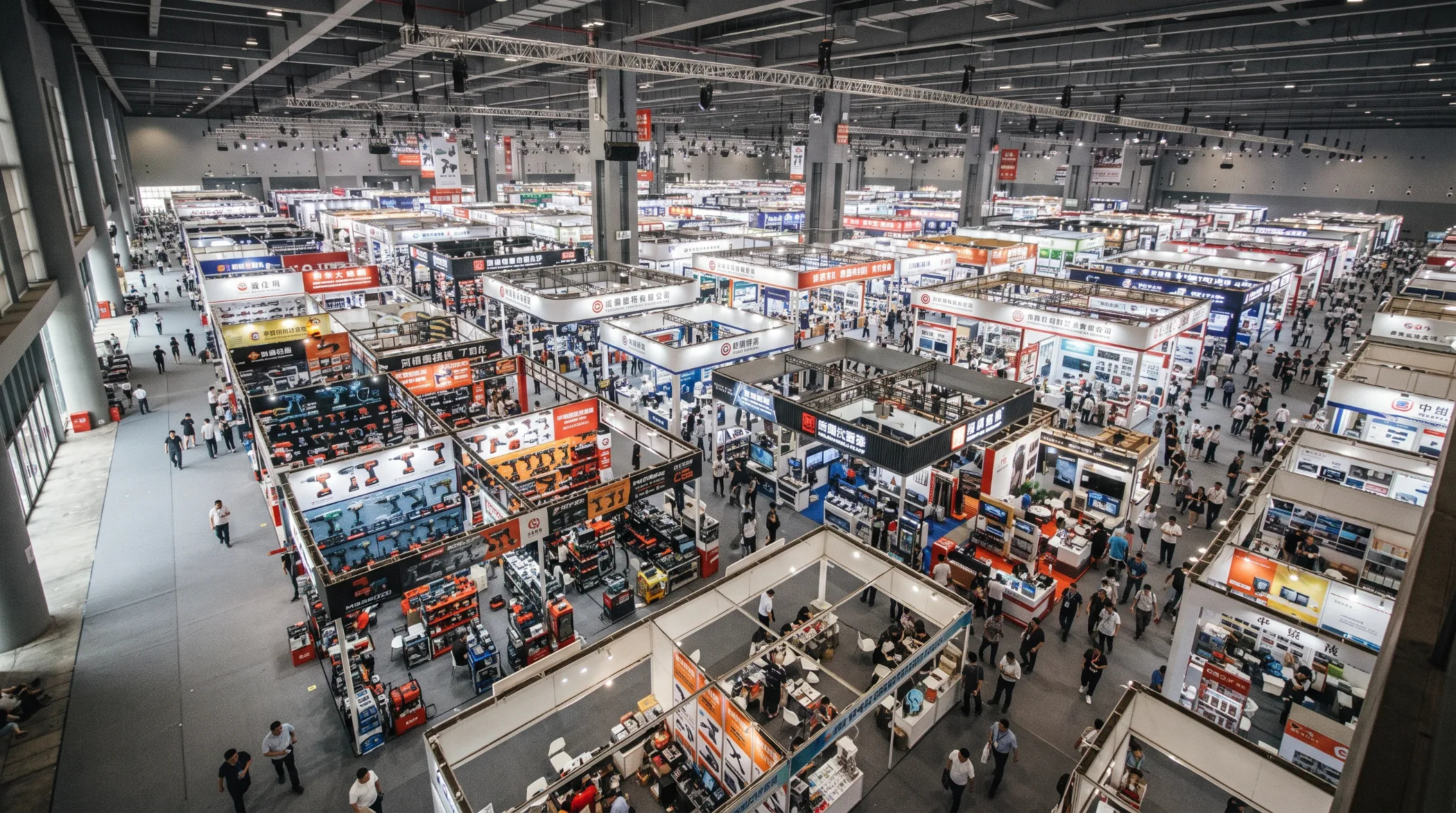 Aerial view of a Chinese trade fair hall filled with manufacturer stands
